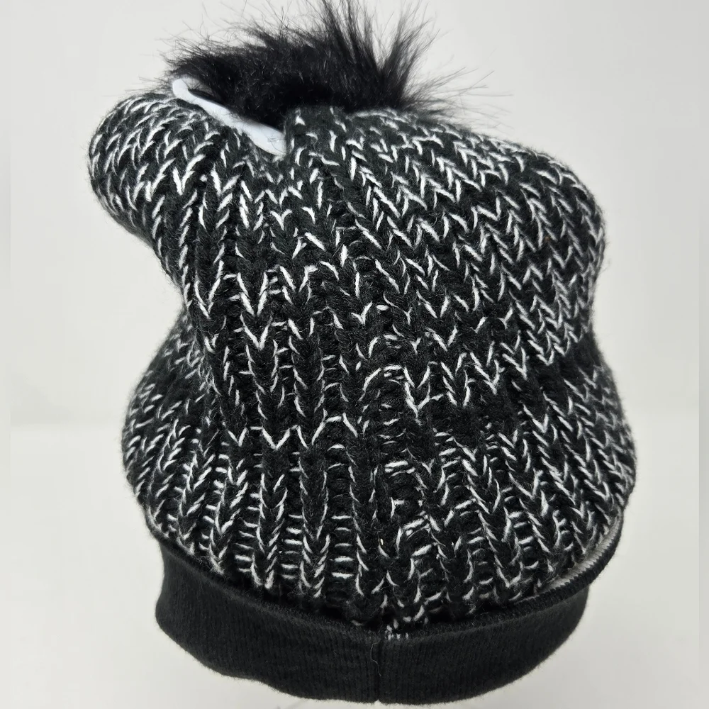 NWT JUICY COUTURE BLACK & WHITE POM POM BEANIE HAT KNITWEAR WOMEN OS CROCHET